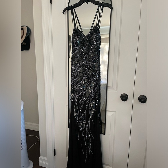 Faviana glamour dress - Picture 2 of 6